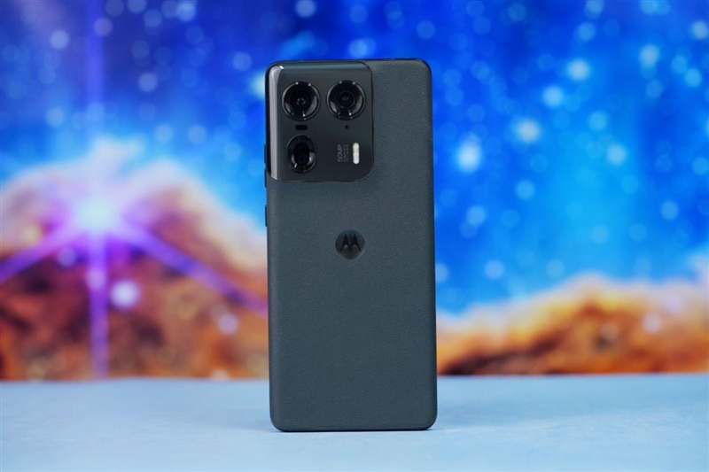 Ultra评测：做史上最聪明的moto手机PP电子高级感大片随手可拍！moto X50(图17)